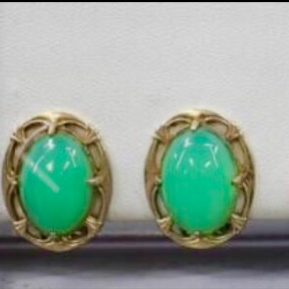 MINT CHRYSOPRASE Chrysoprase is rarest valuable stone Chalcedony quartz family